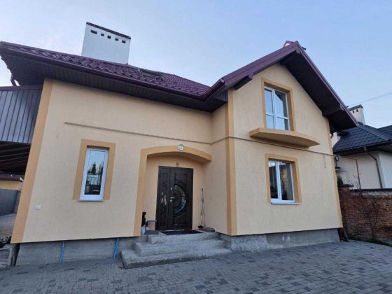 Продаж будинку, Брюховичі