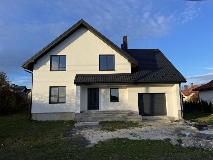 Продаж будинку з ділянкою на 10 соток, 300 кв. м - фото 1