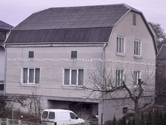 Продаж будинку, Пустомити