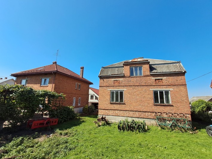 Продаж будинку з ділянкою в Пустомитах - фото 1