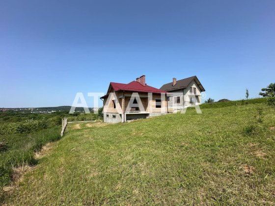 Прода окремостоячого будинку у с. Малехів на пагорбі Малехов