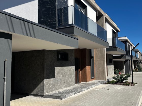 Продаж котеджу у с.Конопниця КМ Stone Village Конопница