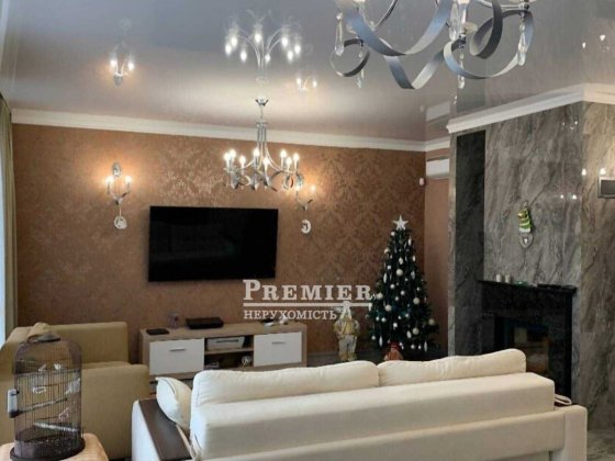 Продам 2-х поверховий будинок з ремонтом у Фонтанці Фонтанка