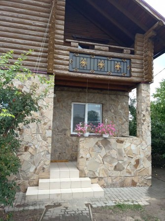 Продам 2-х этажный дом с ремонтом в Авангарде - фото 1