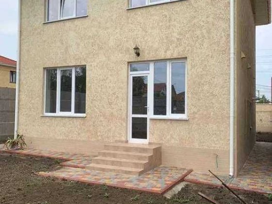 Дом с ремонтом в центре Червоного Хутора.