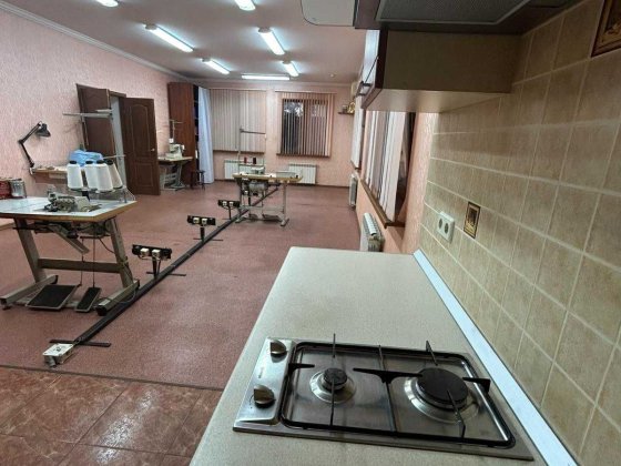 Фасадний будинок біля моря! Швейний цех із обладнанням