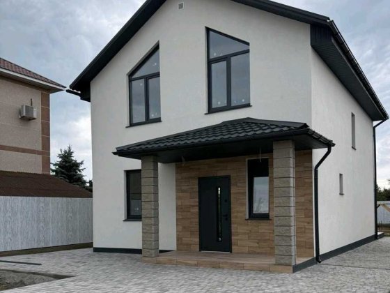 Новый компактный дом в Фонтанке близко к трассе