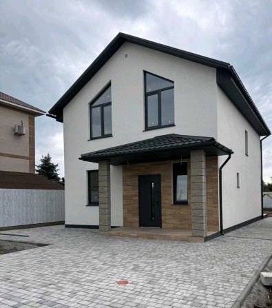 Новый компактный дом в Фонтанке близко к трассе - фото 1