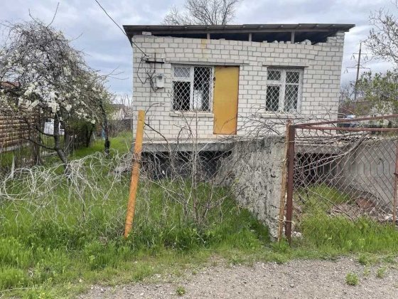 (13) Продам земельну ділянку з незакінченим будівництвом. Великодолинське