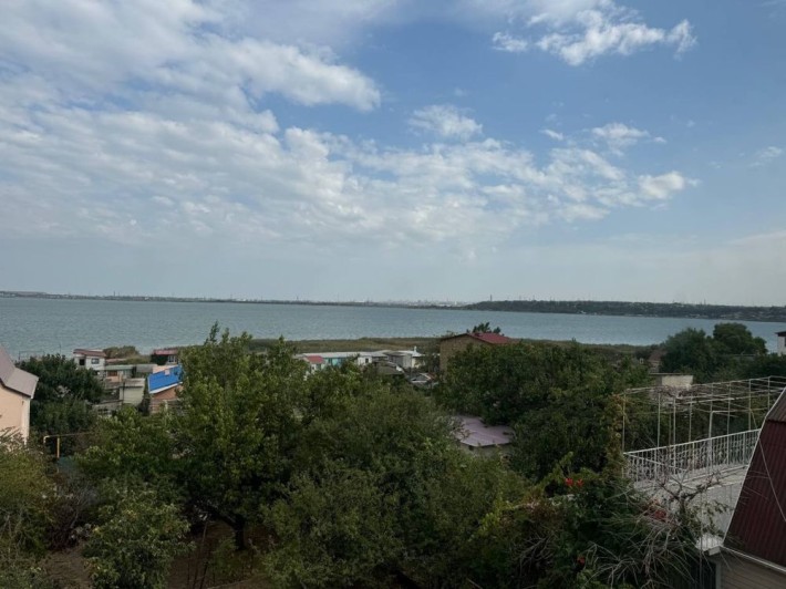 Будинок 10 хвилин від Одеси з видом на лиман - фото 1