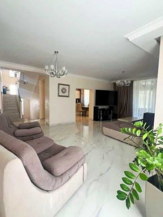 Новый 2-х этажный дом со всеми коммуникациями и с ремонтом в Лесках! - фото 1