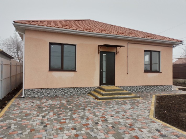 Предлагается к продаже частный дом в центре Нерубайского - фото 1