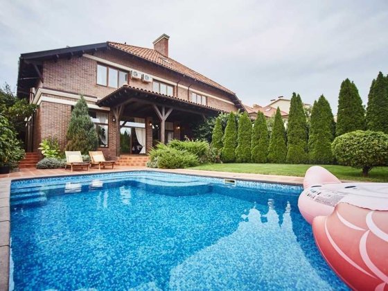 Роскошный дом в Совиньоне, бассейн, банька Лиманка