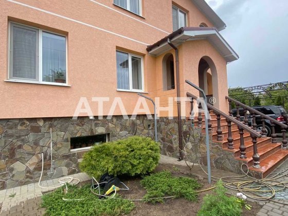 Просторный душевный дом в районе НАТИ / Нерубайское Нерубайское