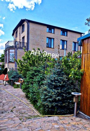 Дом с подвалом, бильярдом и 20ю комнатами - фото 1