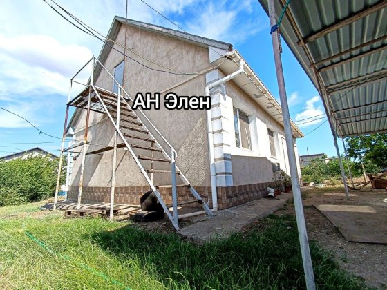 Дом в светлом идеальное расположение под бизнес Светлое