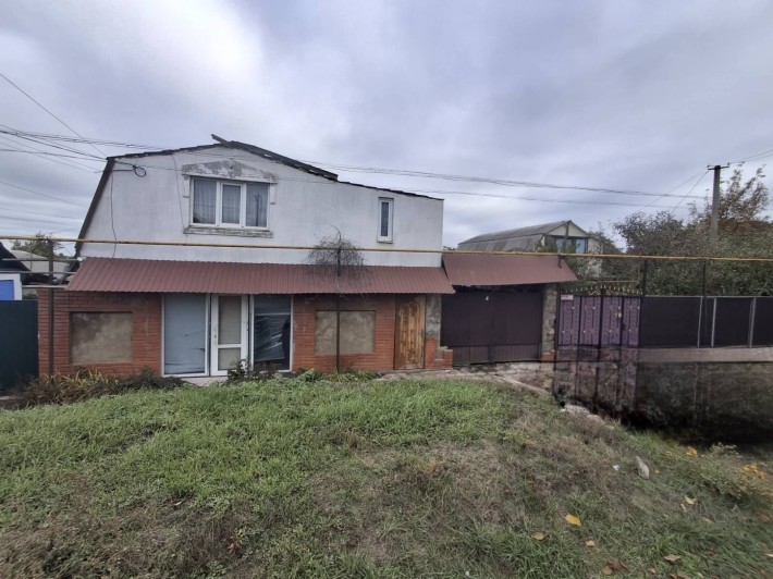 Двоповерховий будинок у центрі - фото 1