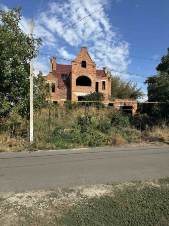 Продается недостроеный дом с участков 13 соток - фото 1