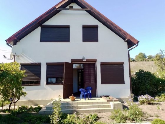 Продам добротний будинок+гостьовий будинок станція Нагірна Каролино-Бугаз