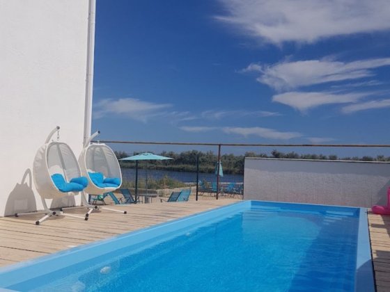 Продаж готелю будинку на березі моря Кароліно Бугаз Каролино-Бугаз