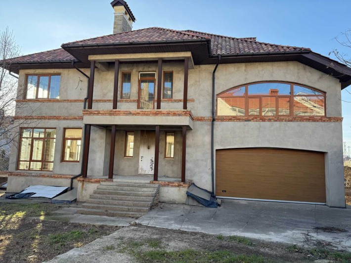 Дом в Совиньоне, ул. Бризова. 9 соток. Есть подвал. Гараж на 2 авто - фото 1