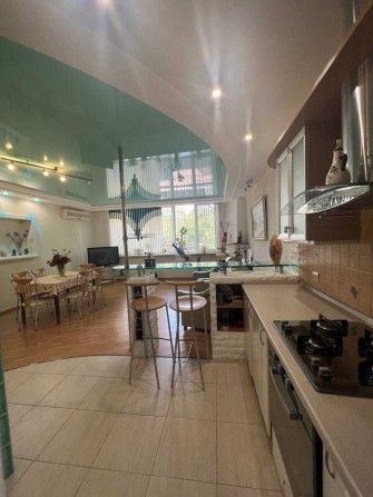 Терміново! Продам будинок в Совиньоні з видом на море - фото 1