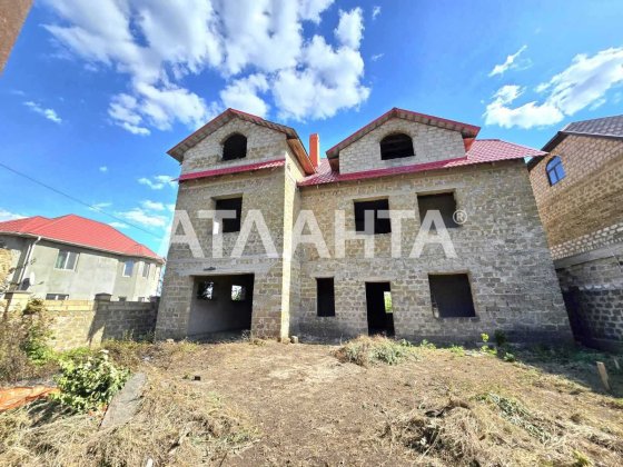 Міцний будинок із ракушняка загальною площею 350 м² на 7 сотках землі.