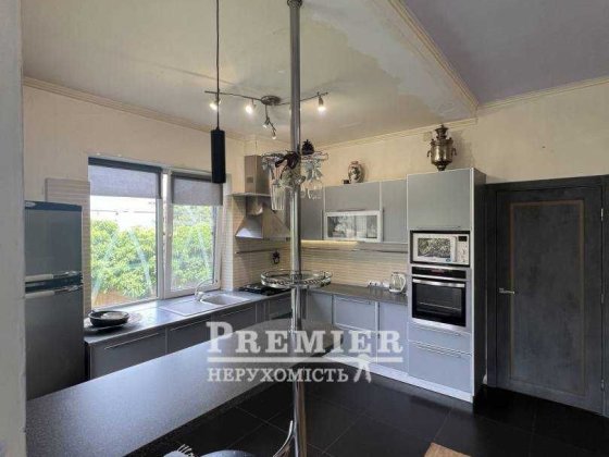 Двоповерховий будинок з сауною та сучасним ремонтом, Таїрова