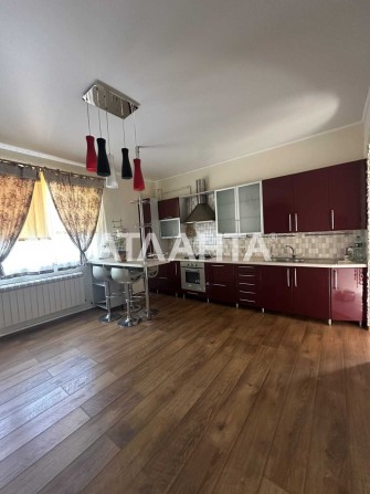 Добротный и ухоженный дом площадью 120 м², участок 9 соток. - фото 1