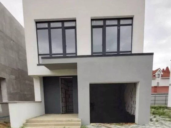 Продам коттедж в Молодёжном Молодежное