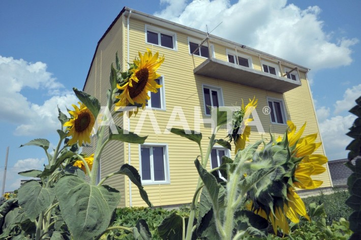 Нова Дофінівка, добротний будинок у продажу. - фото 1