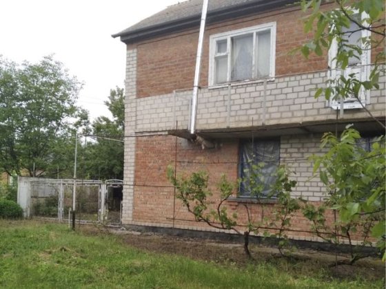 Продам двоповерховий будинок Пирятин