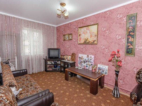 Частина будинку поряд з містом! Гожулы