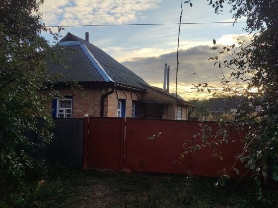 Продам будинок біля гімназії 1.   0 9 5 3901053 Лохвиця