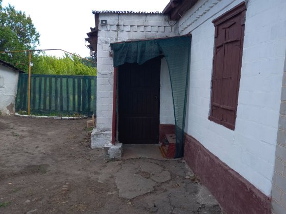 Продам пів будинку Садки