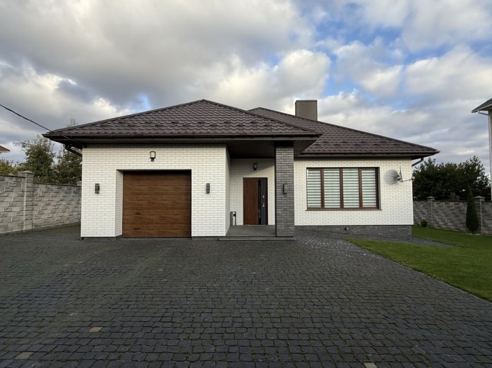 Продам будинок в Рівному, Червоні Гори р-н Автодрому. - фото 1