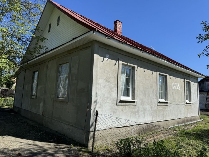 Будинок деревʼяний неподалік від школи і садочку, в оренду не здається - фото 1