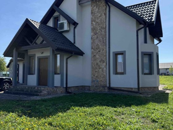 Продам сучасний  будинок Млинов