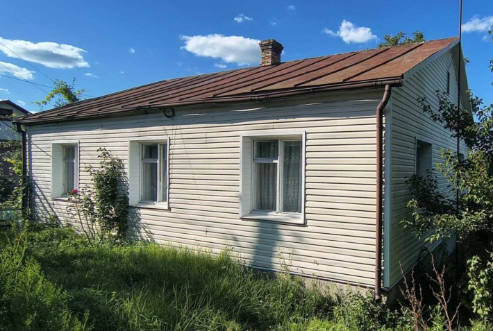 Продам цегляний будинок в селищі Володимирець - фото 1