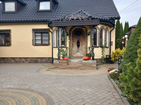 Продам будинок в Почаєві. Можливий обмін на Київ чи Львів. Почаїв