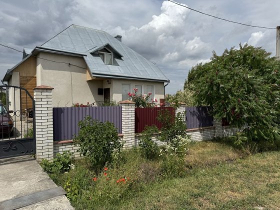 Продаж житлового будинку з землею Великие Гаи