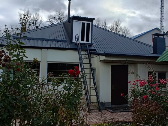 Продам СВОЮ усадьбу с домом и с земельным участком. Златопиль