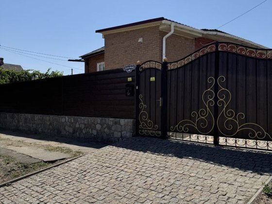 Гарний, комфортний 3 кімнатний будинок! Р-н 3 школи Первомайськ