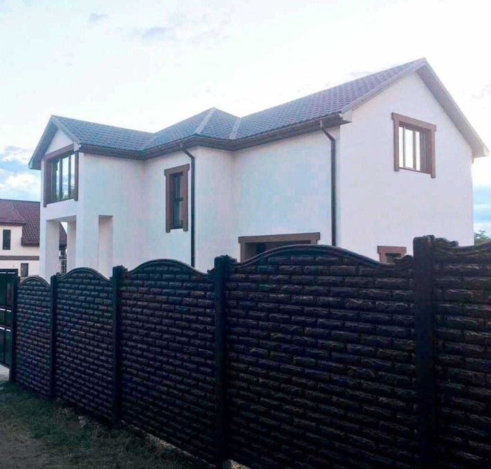 Гарний двоповерховий будинок, без внутрішніх робіт в Малій Данилівці - фото 1