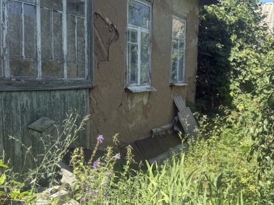 Продам участком с ветхим домиком в Коротыче Коротич