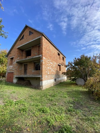 Будинок і земельна ділянка в м.Дунаївці - фото 1