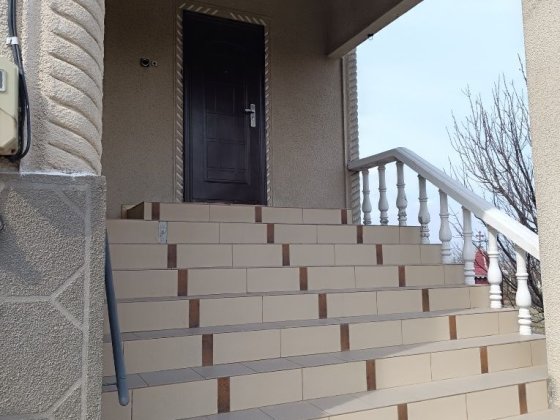 Продається будинок в передмісті в с.Довжок Должок