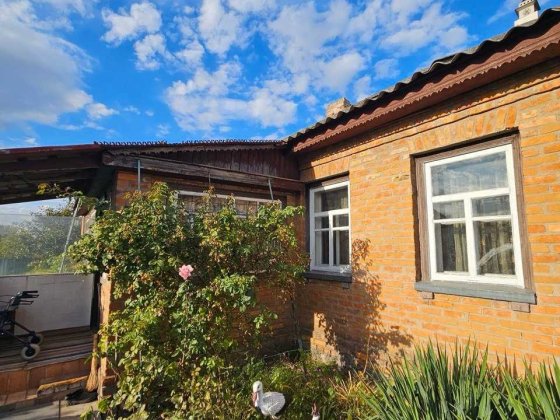 Продаж повноцінного будинку в центрі села Руська Поляна. Русская Поляна