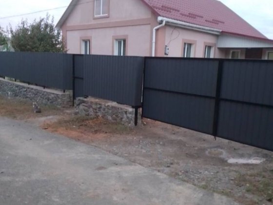 Будинок в центрі міста Монастырище