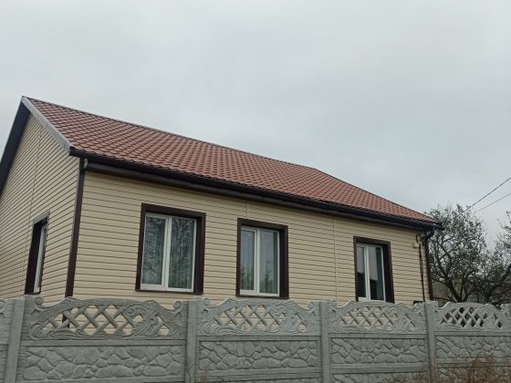 Новий будинок в передмісті Чернігова. Старий Білоус. Центр. Старий Білоус